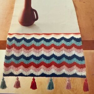 Wild Sage NWT table runner and 6 placemats set